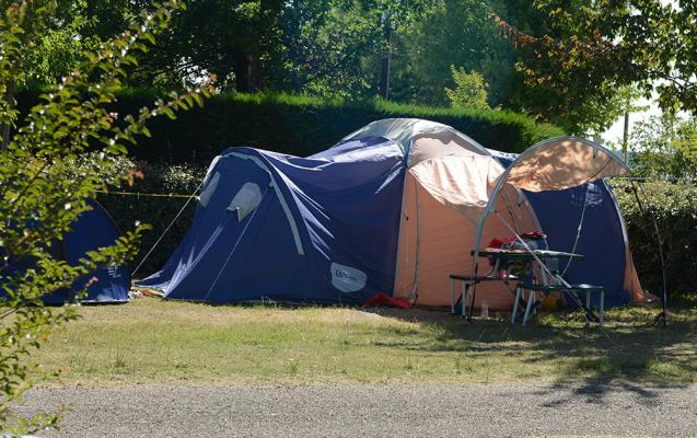 Tentes au camping le Pipiou