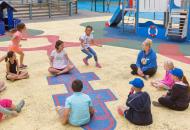 Marelle à l'air de jeux au camping Les Pierres Couchées